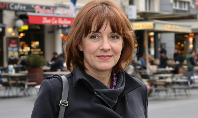 „Podvedla jsem manžela a nelituju toho.“ Nebyl to filmový impulz ani románek v hotelu s výhledem na moře. Stalo se to v obyčejné každodennosti, mezi nákupem a praním, v životě tak uspořádaném, až z těch rovných hran bolelo