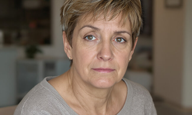 Našla jsem pod stolem v kuchyni zmačkanou účtenku. Jedna položka - kytice růží za 1 100 korun. A přitom já ten den žádné růže nedostala.