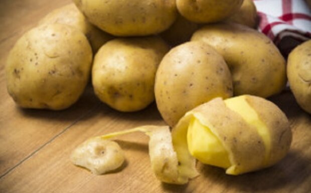 Jak rychle připravit brambory? Díky tomuhle triku je připravíte dvakrát rychleji