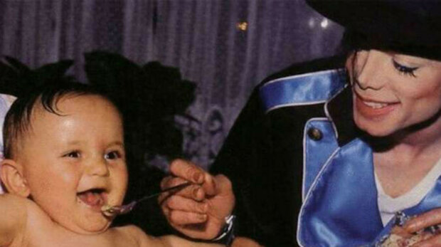 Jak nyní vypadá nejmladší syn Michaela Jacksona - vzácné fotografie 16letého chlapce