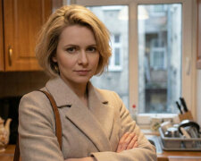 Zazvonil domovní zvonek a manžel zbledl, jako by uviděl ducha. „Neotvírej,“ zašeptal. Otevřela jsem.