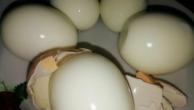 Jednoduché triky a vejce budou perfektní - nebudou praskat, prosakovat a snadno se loupat