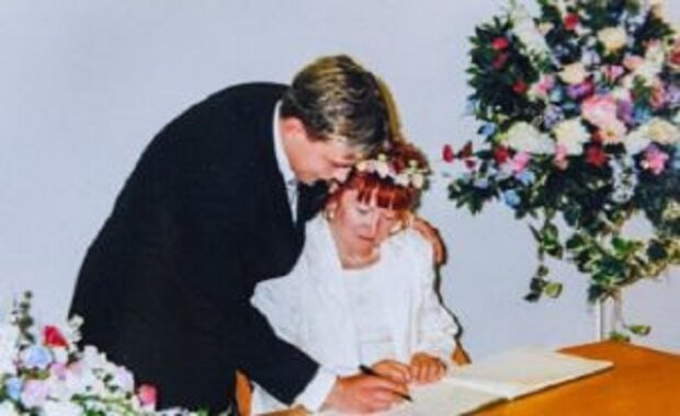 Před 18 lety si 17-letý chlapec vzal 51-letou ženu. Podívej se, jak si žijou dnes