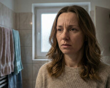 Vrátila jsem se s dětmi z výletu dřív. V koupelně jsem uviděla dva mokré ručníky a parfém, který nepoužívám