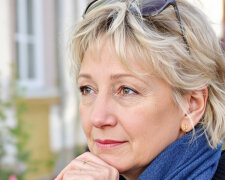 "Mami, je ti šedesát. Jemu taky není dvacet. A ještě spolu chodíte po městě a držíte se za ruce?": Zamilovala jsem se poprvé v šedesáti.